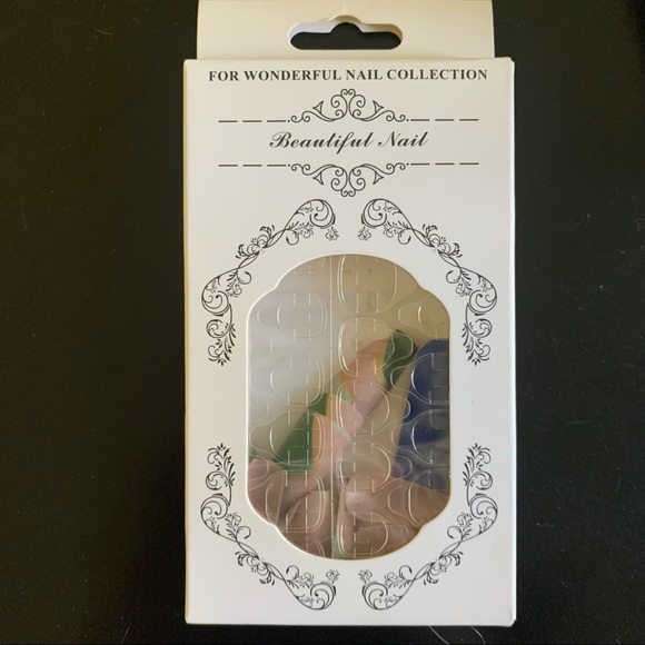 press on nails - Picture 2 of 2